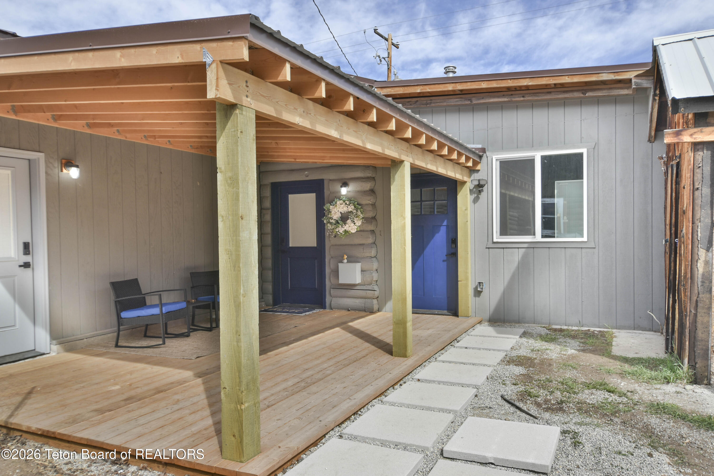 231 W MAGNOLIA Street