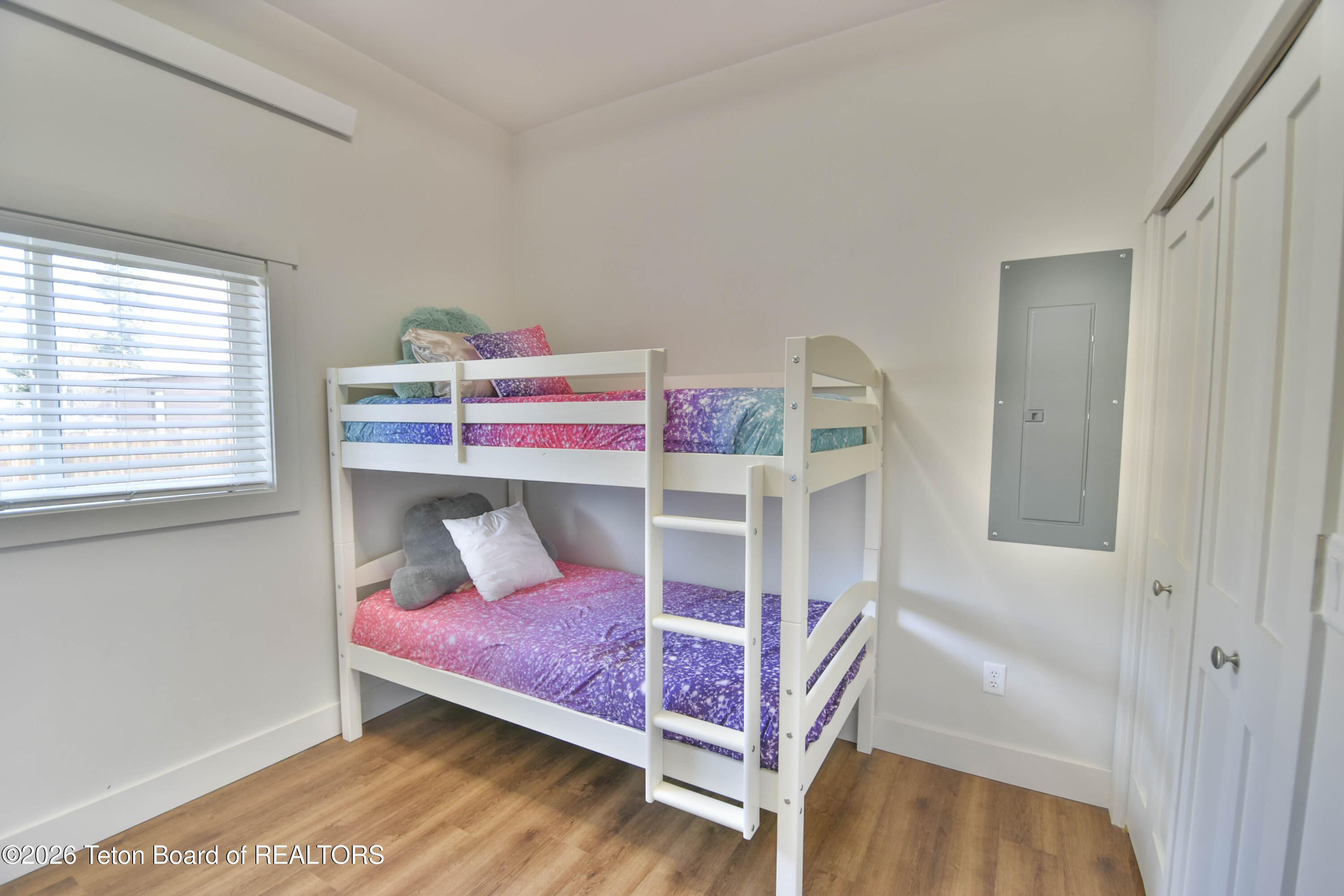 231 W MAGNOLIA Street