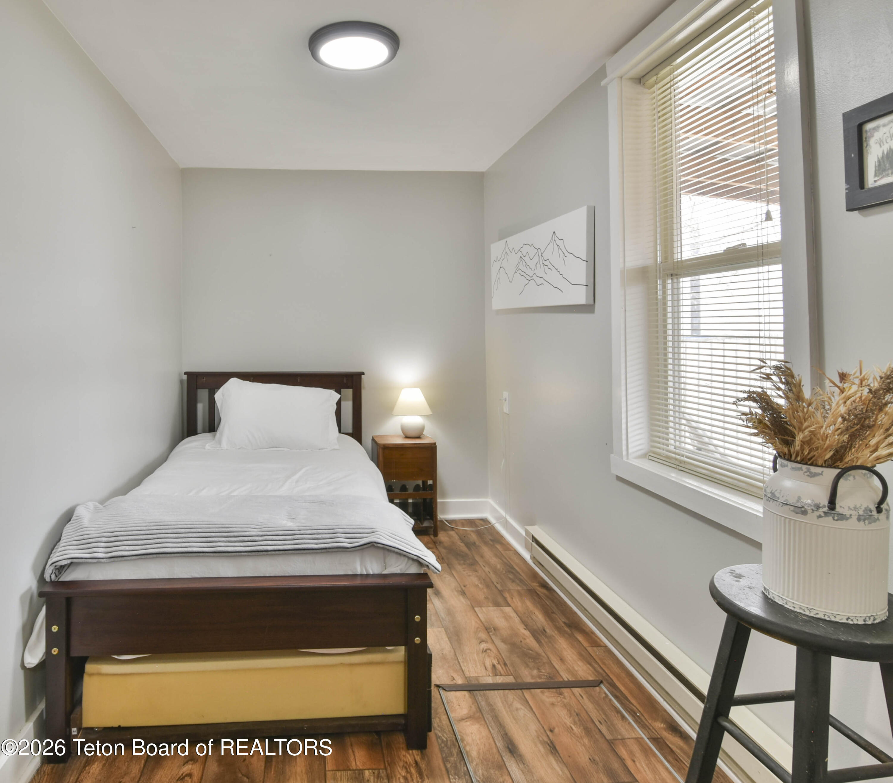 19 S FRANKLIN Avenue