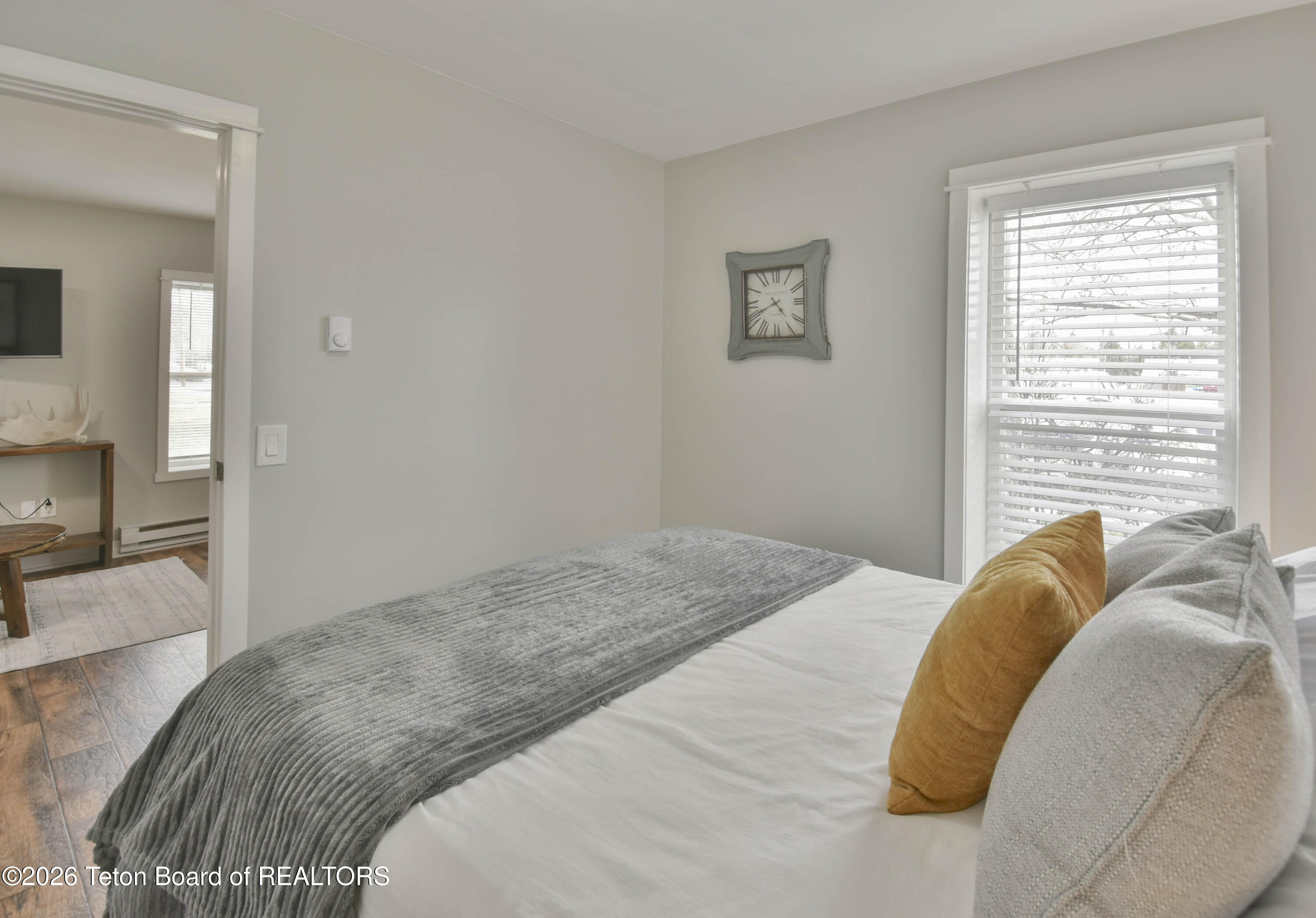19 S FRANKLIN Avenue