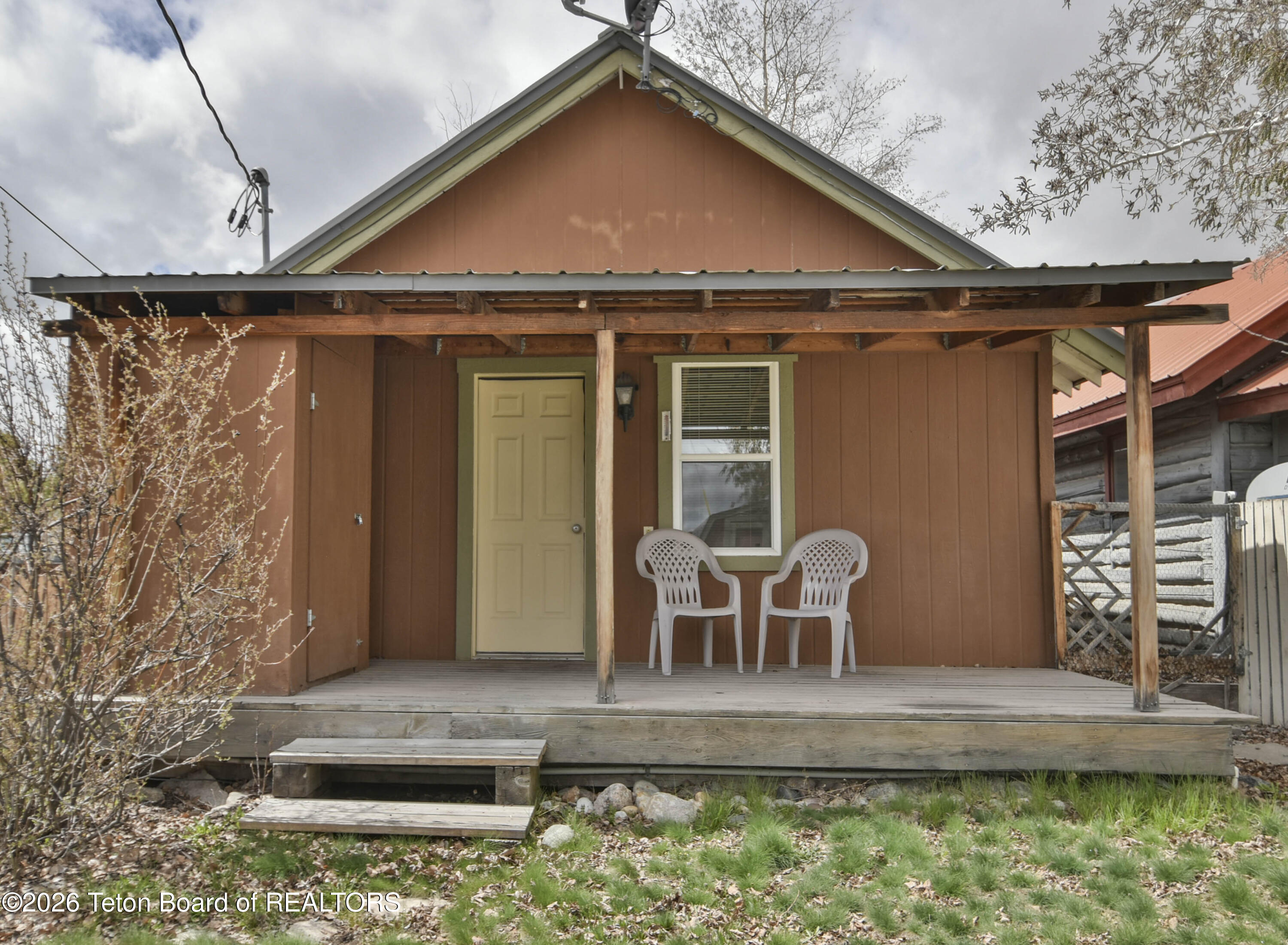 19 S FRANKLIN Avenue