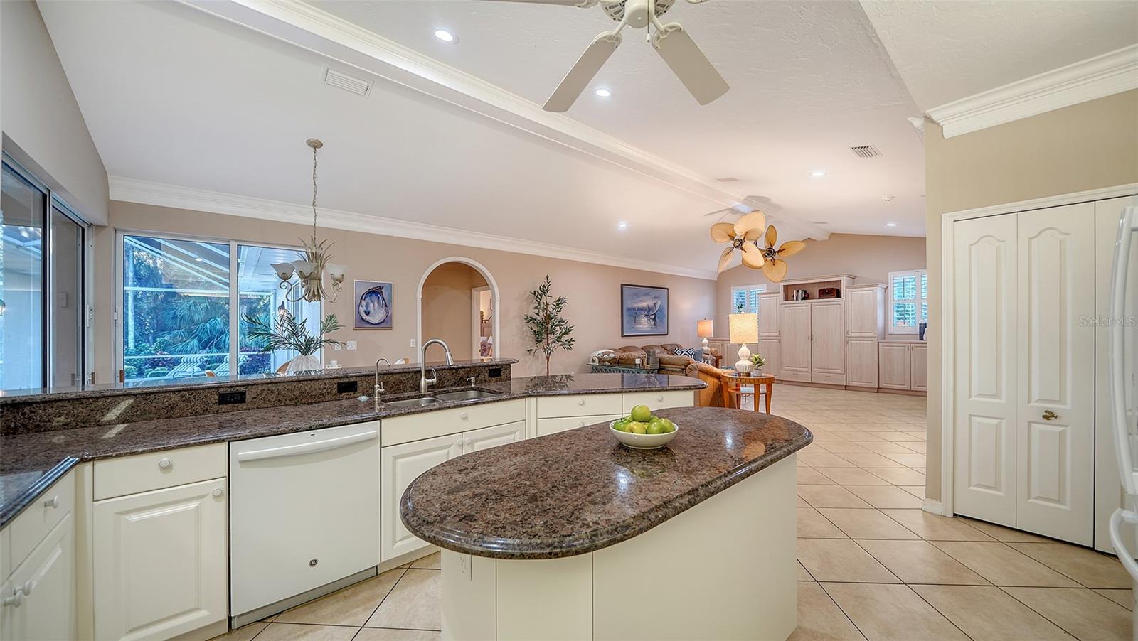 7412 LINKS CT