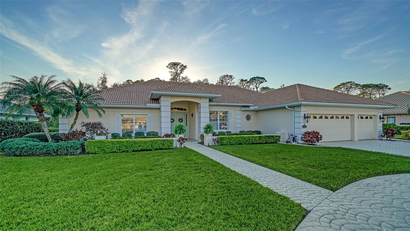 7412 LINKS CT