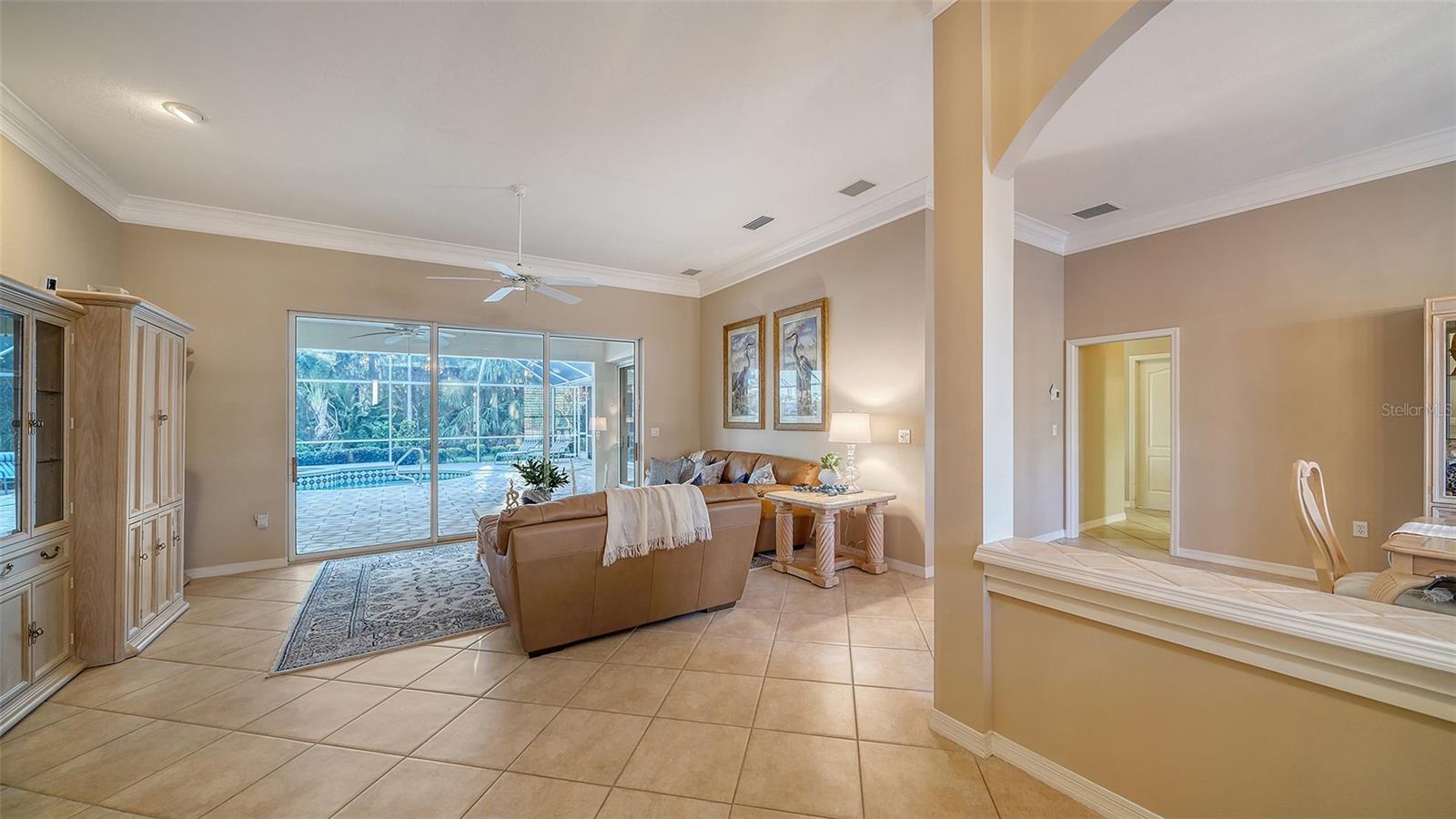 7412 LINKS CT