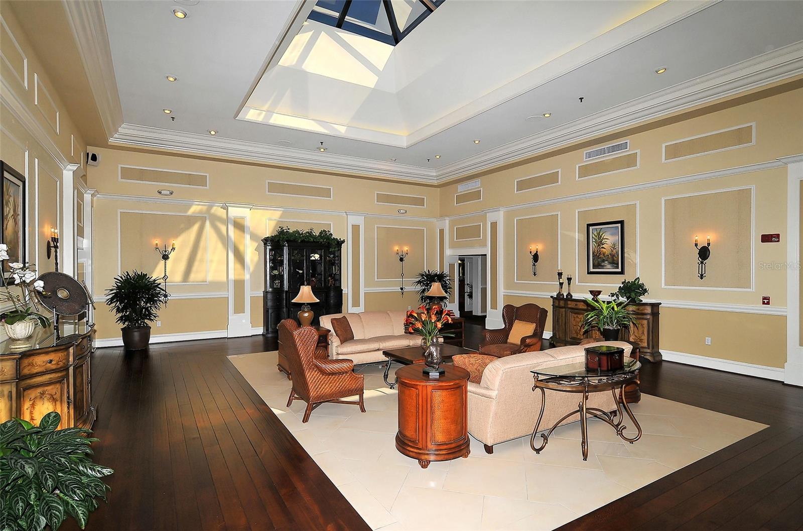 7412 LINKS CT