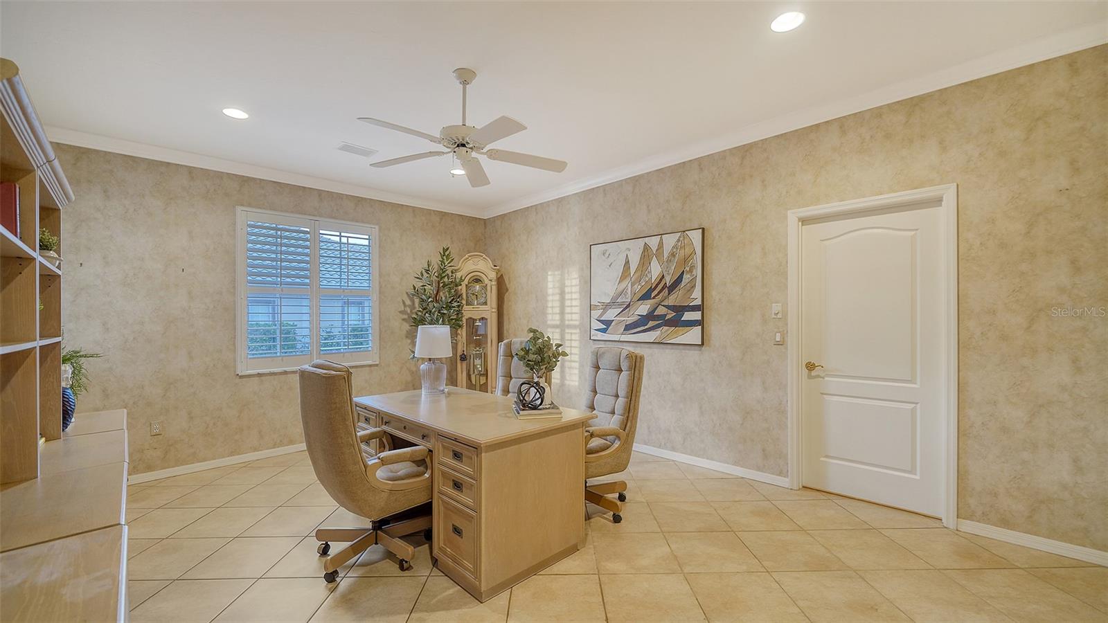 7412 LINKS CT