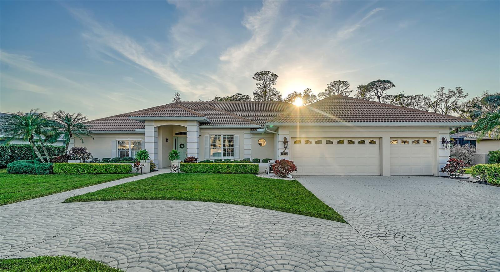 7412 LINKS CT