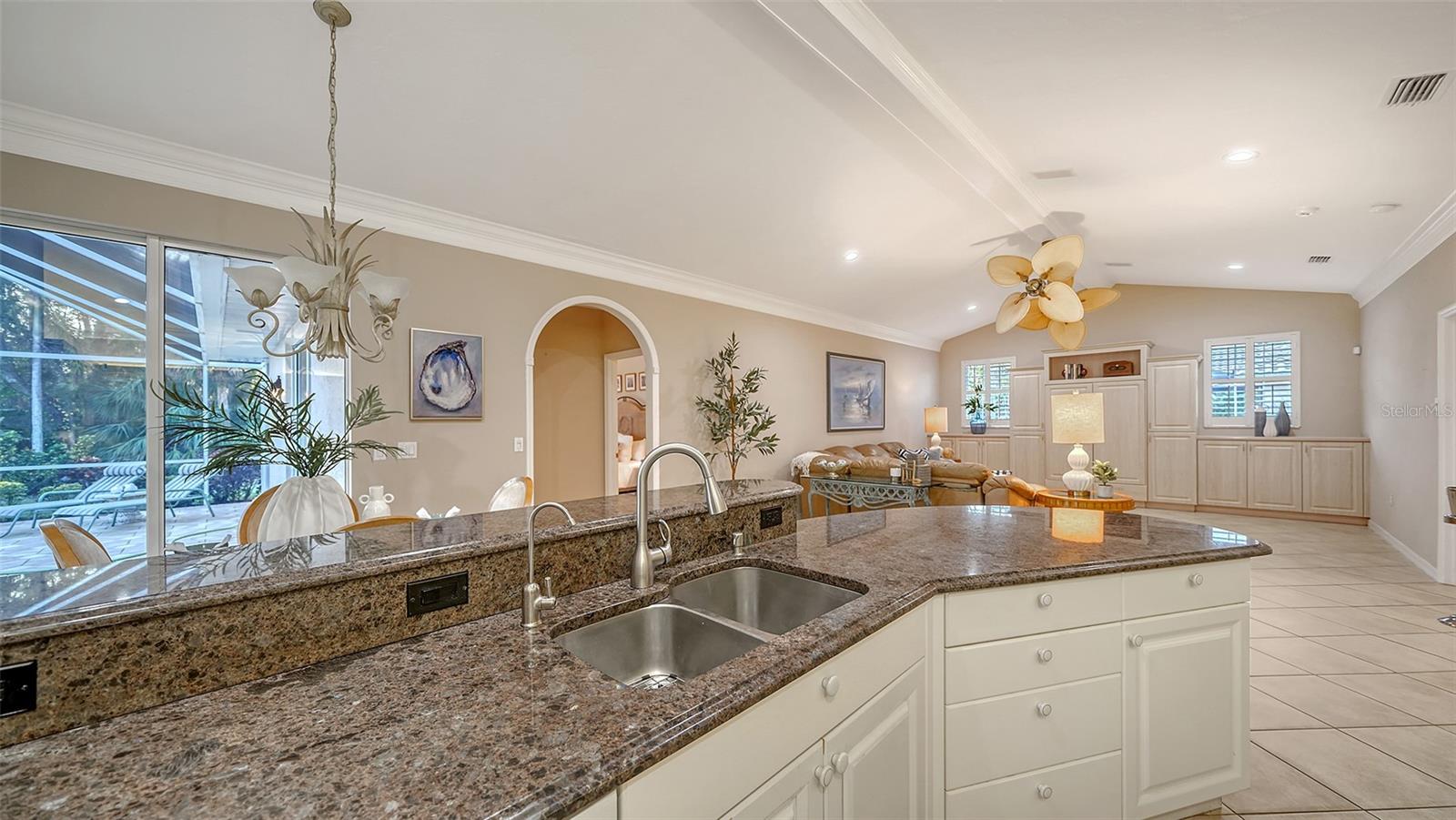 7412 LINKS CT