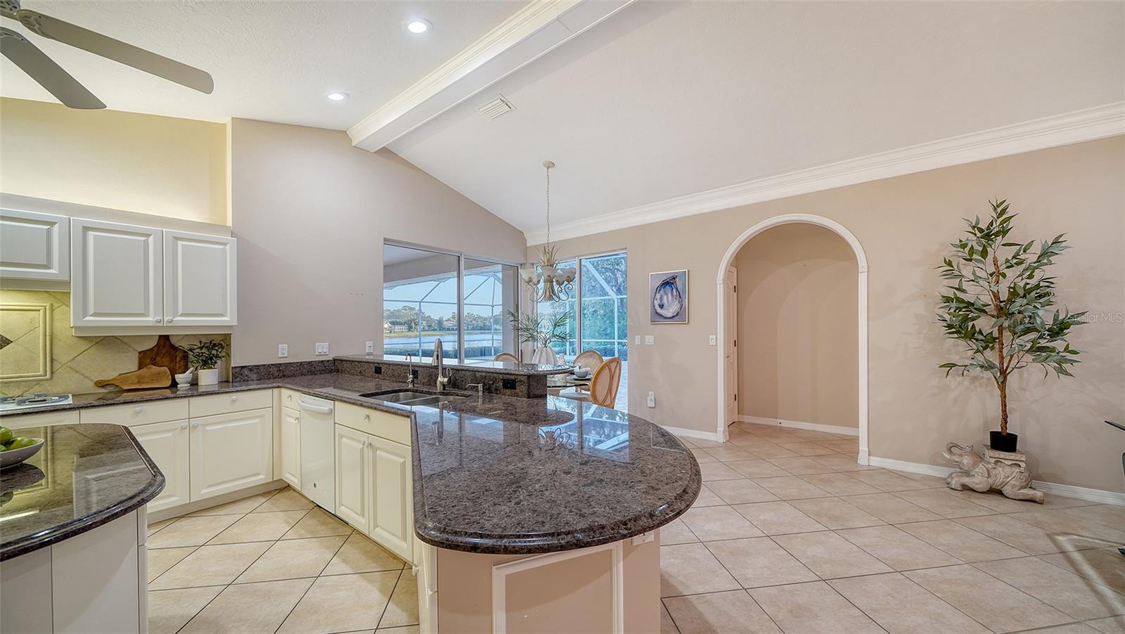 7412 LINKS CT