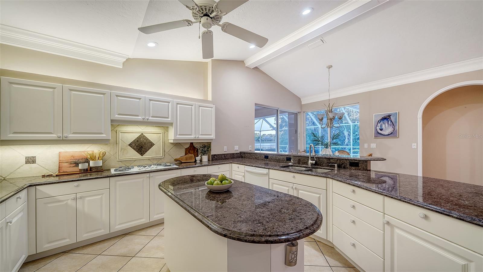 7412 LINKS CT