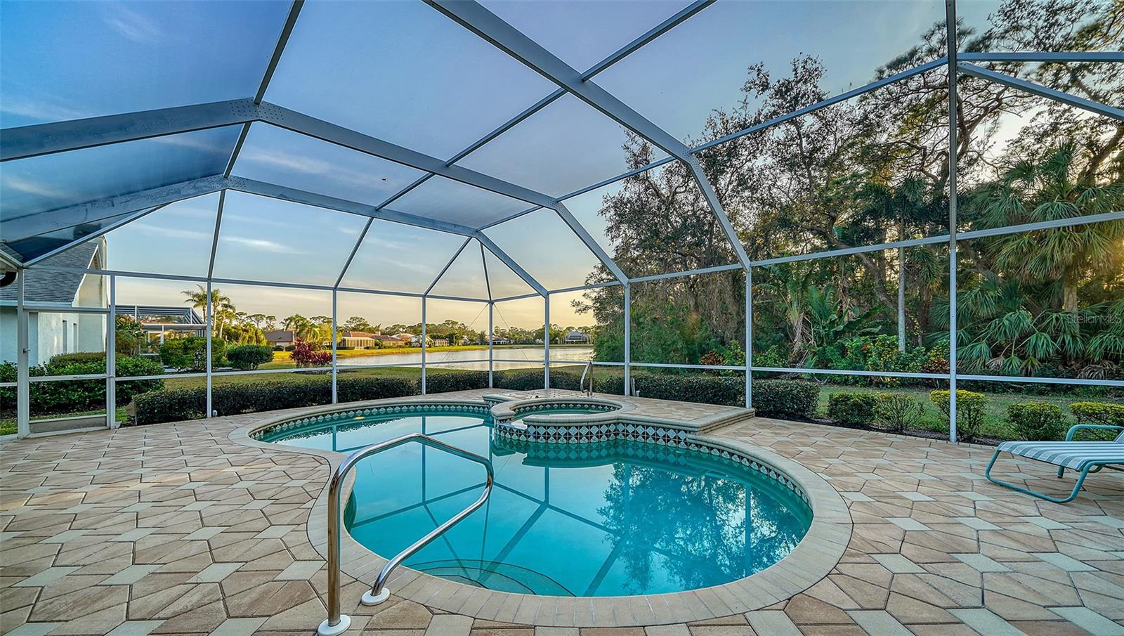7412 LINKS CT