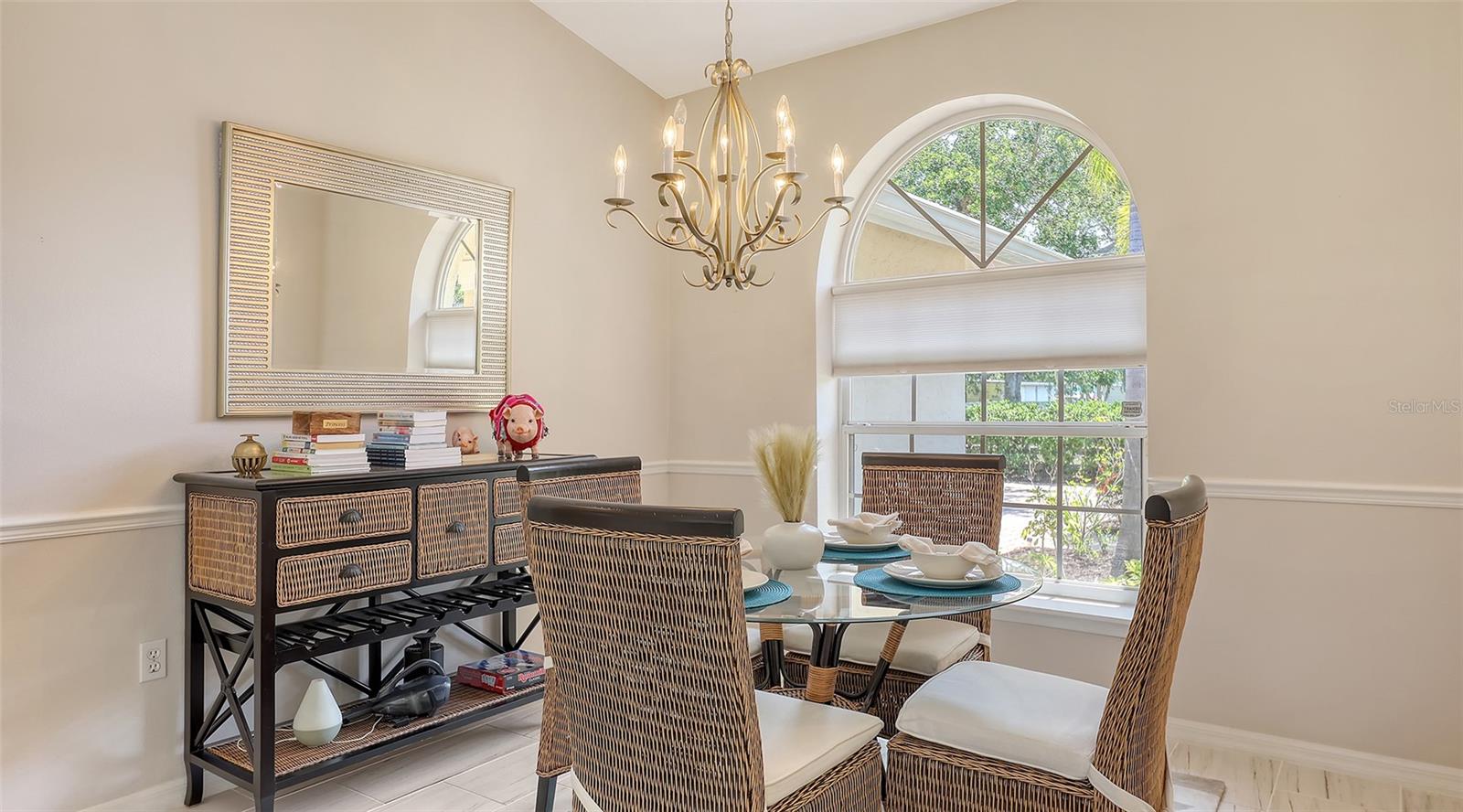 5698 COUNTRY WALK LN