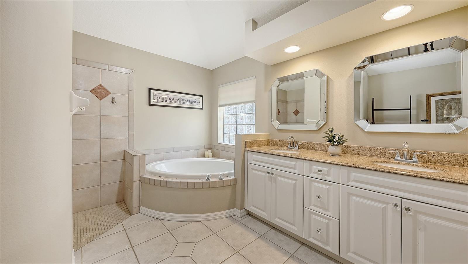 5698 COUNTRY WALK LN