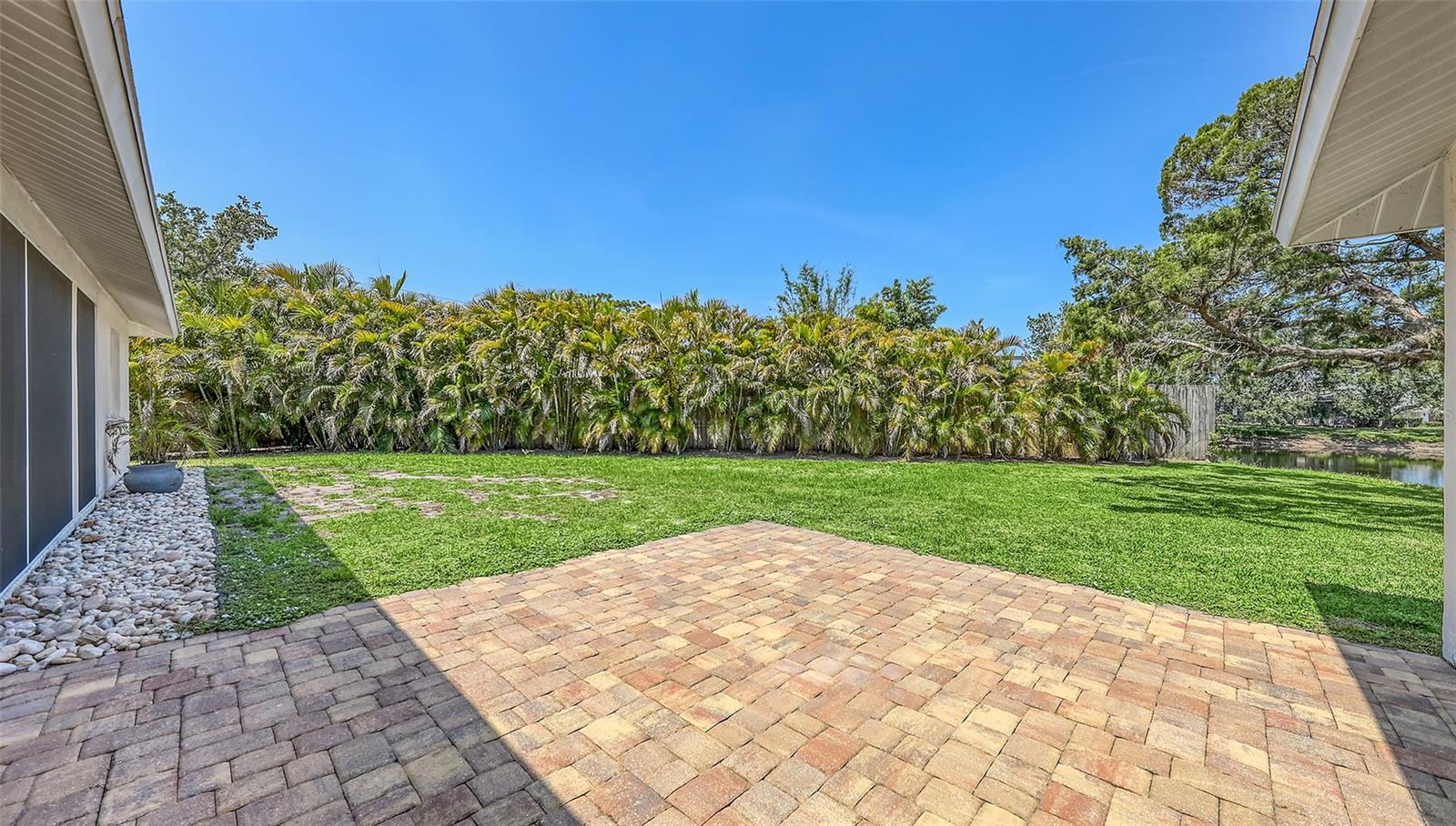 5698 COUNTRY WALK LN