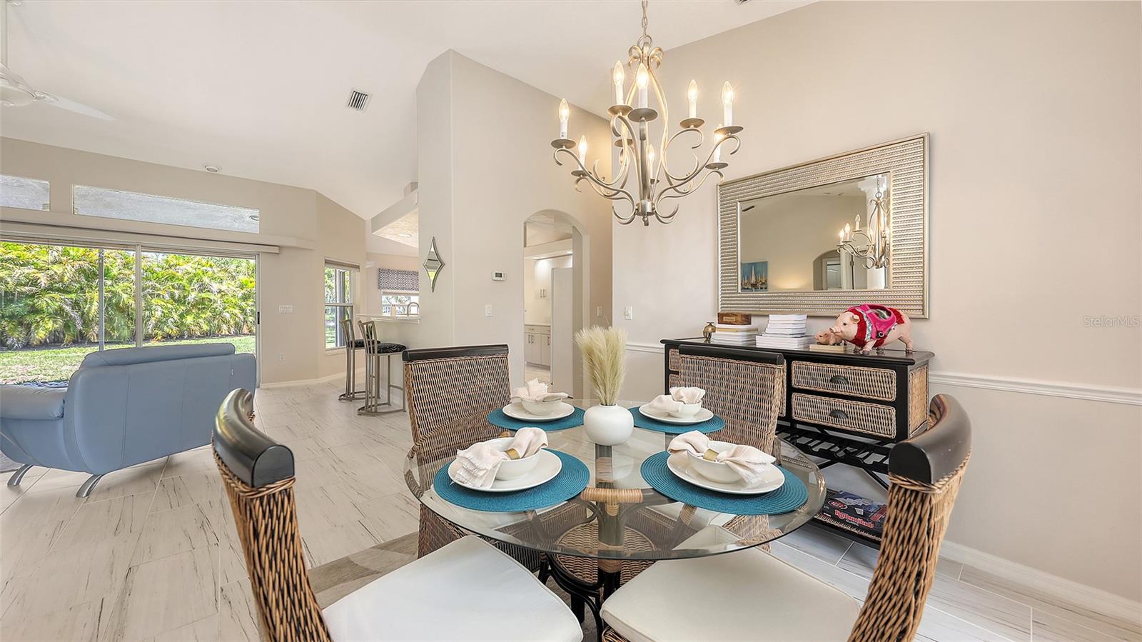 5698 COUNTRY WALK LN