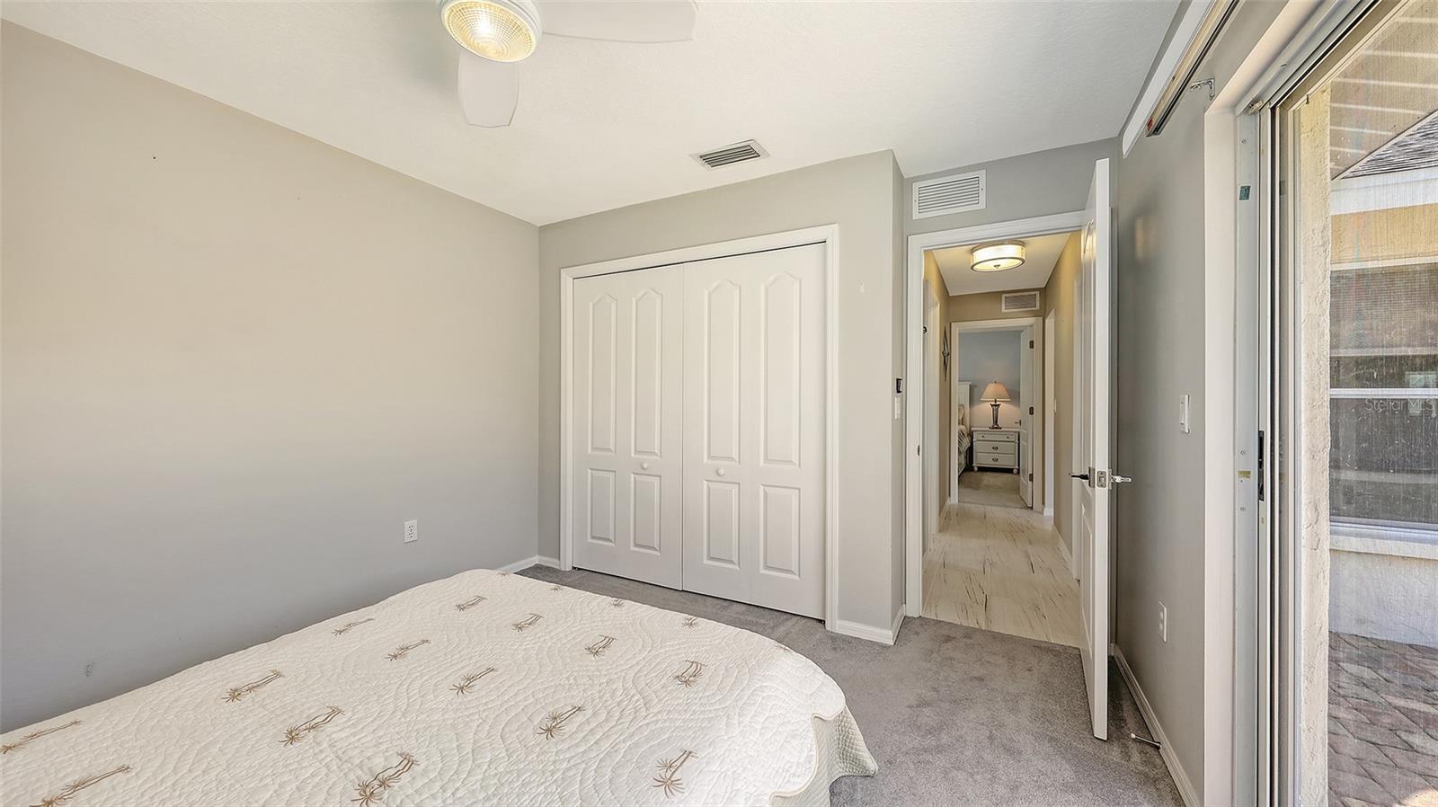 5698 COUNTRY WALK LN