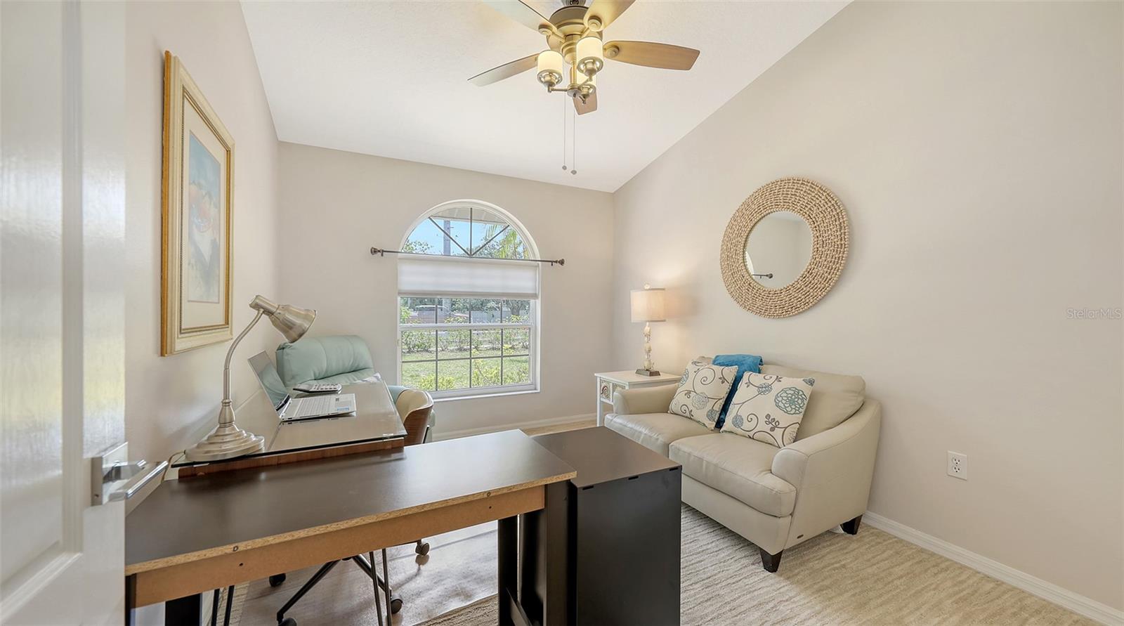 5698 COUNTRY WALK LN