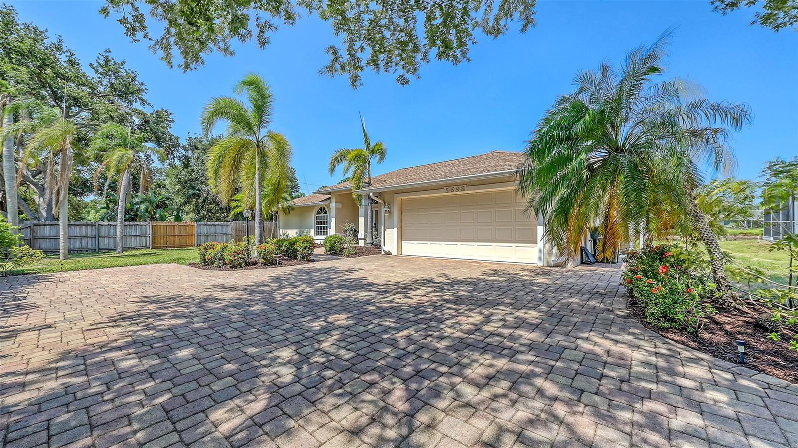 5698 COUNTRY WALK LN