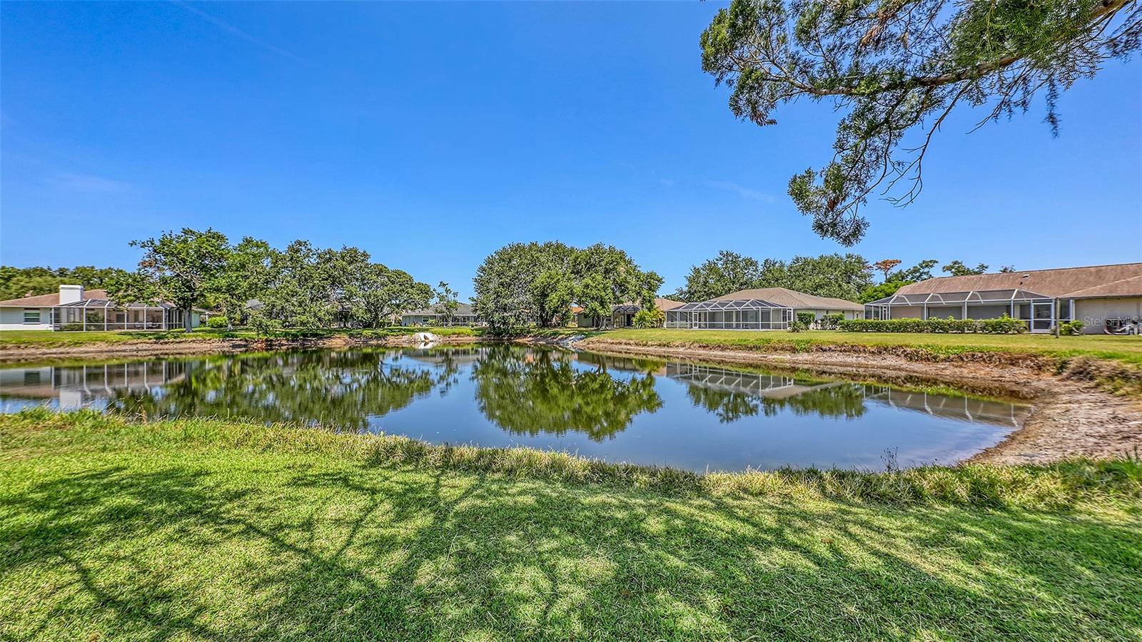 5698 COUNTRY WALK LN