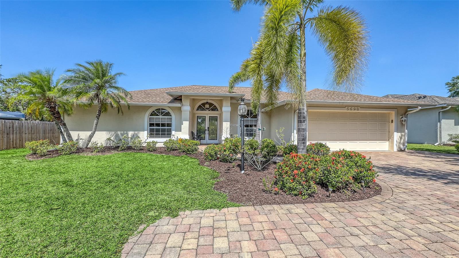 5698 COUNTRY WALK LN