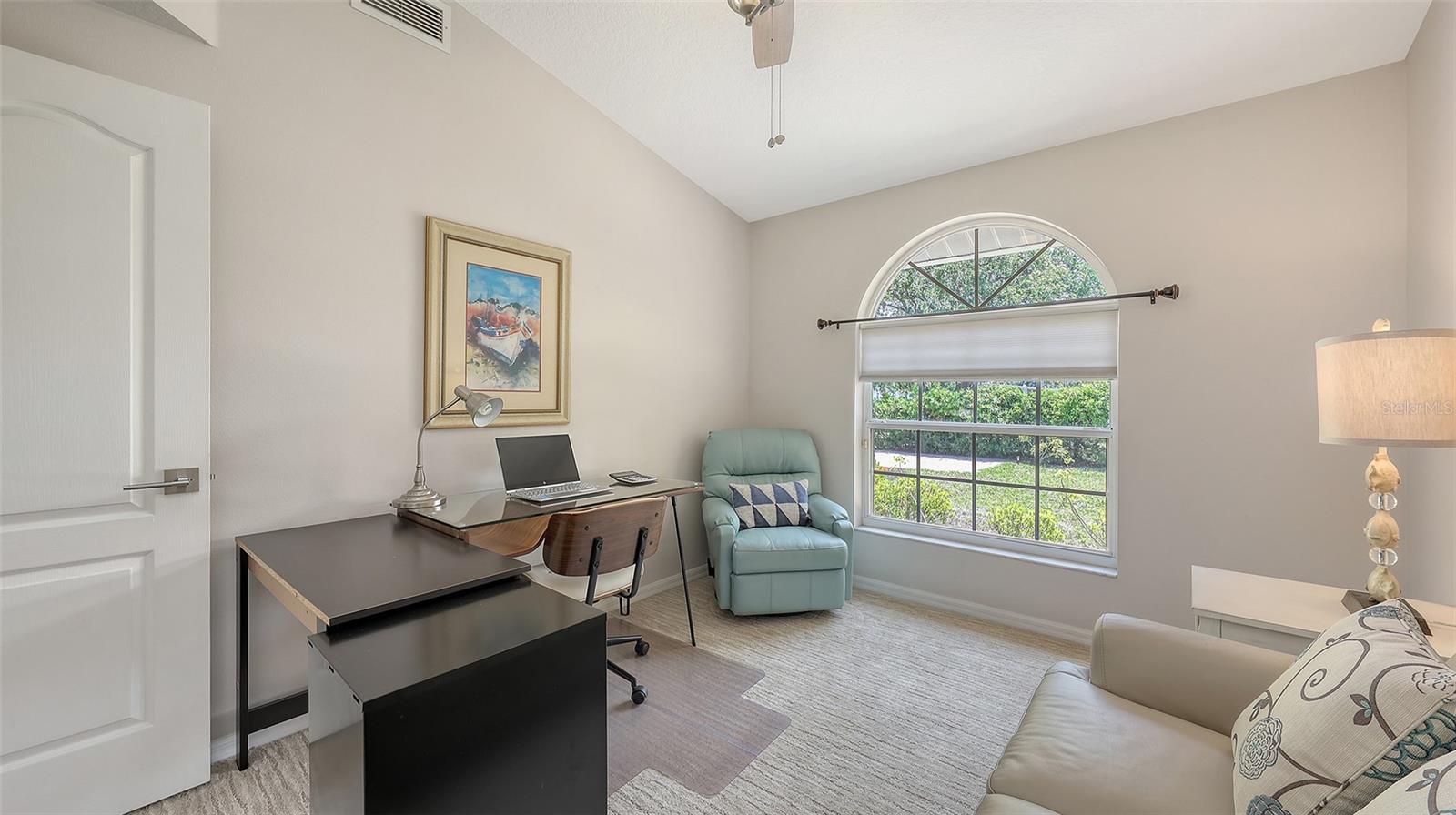 5698 COUNTRY WALK LN