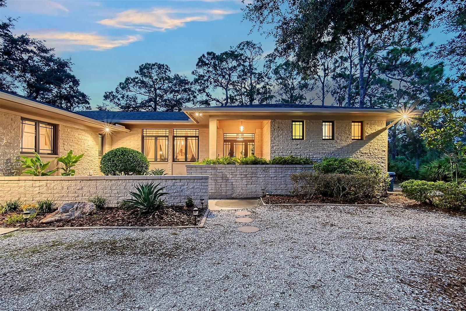 5935 RIVER FOREST CIR