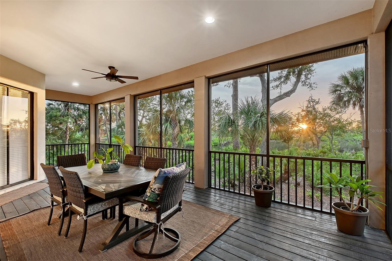 5935 RIVER FOREST CIR