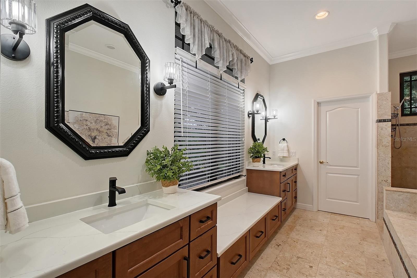 5935 RIVER FOREST CIR