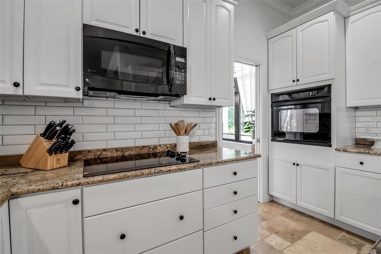 5935 RIVER FOREST CIR