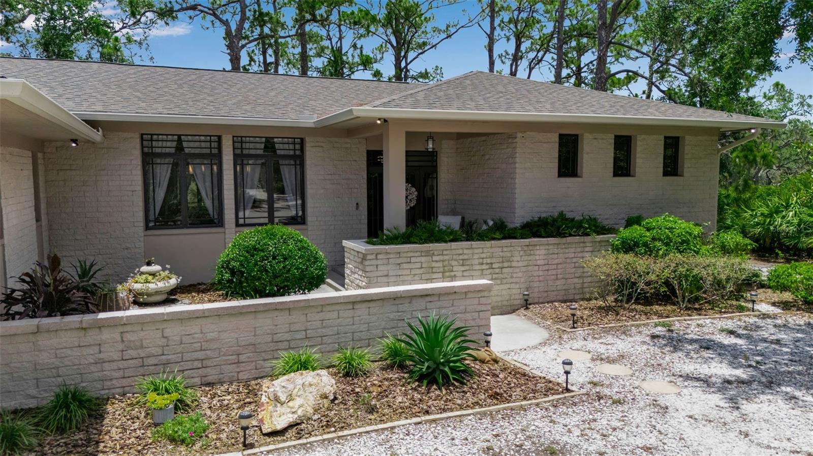 5935 RIVER FOREST CIR