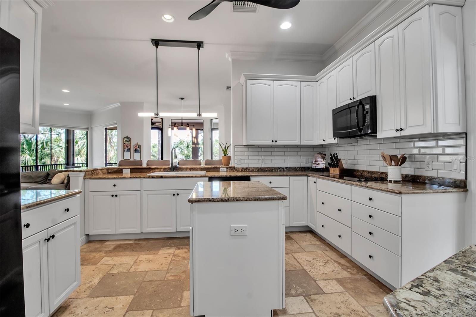 5935 RIVER FOREST CIR