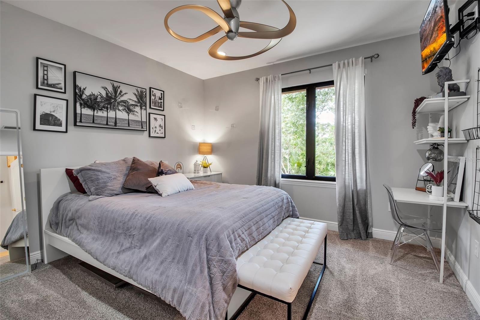 5935 RIVER FOREST CIR