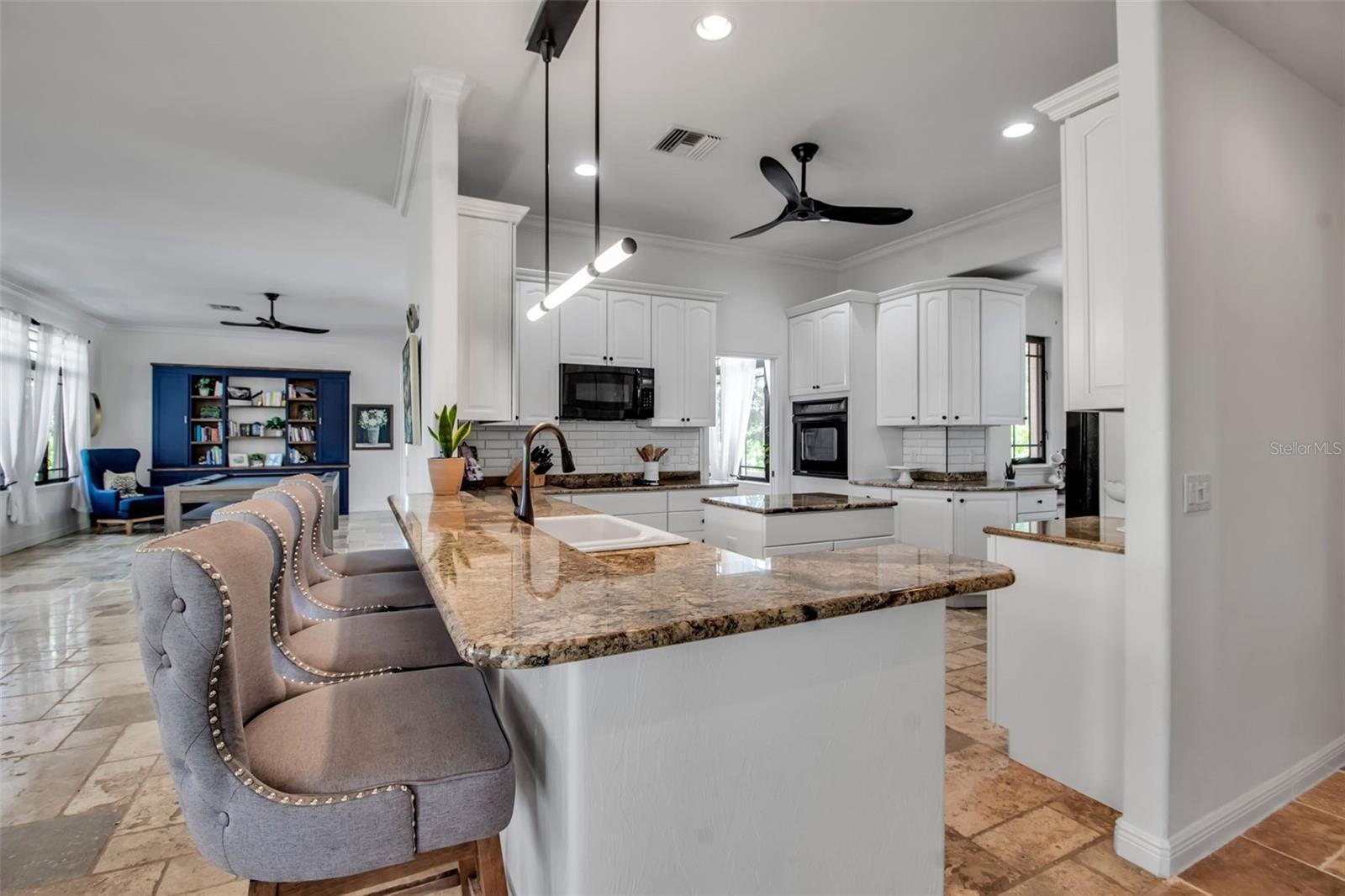 5935 RIVER FOREST CIR