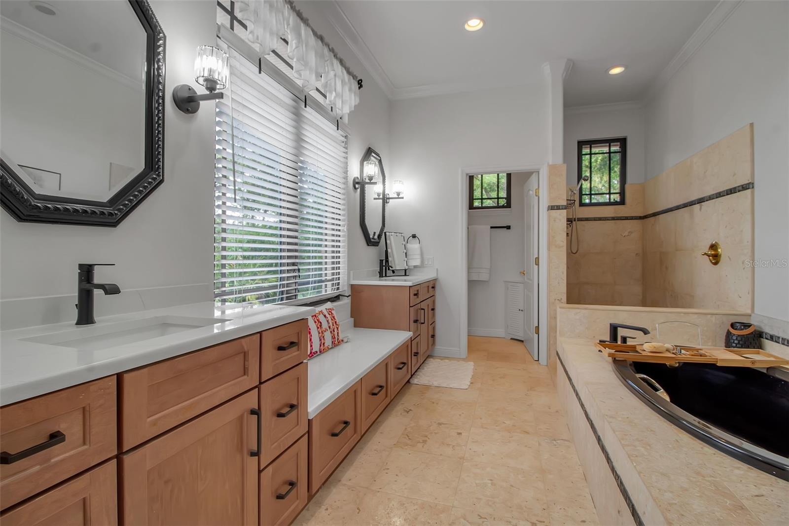 5935 RIVER FOREST CIR