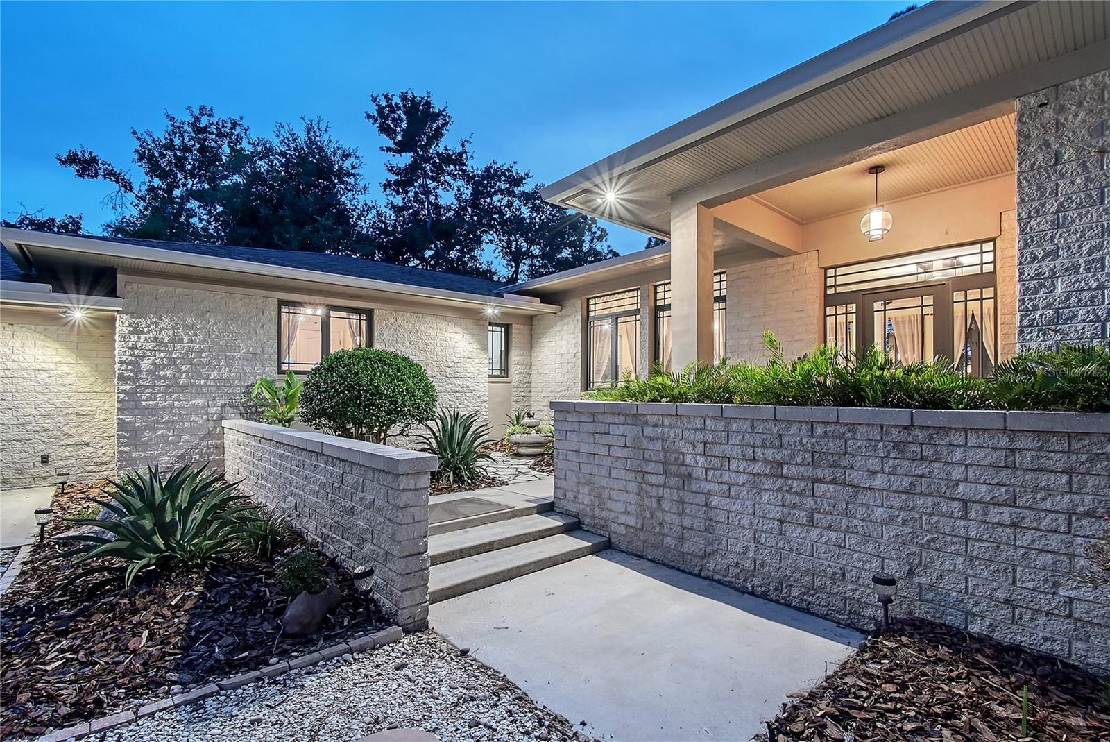 5935 RIVER FOREST CIR
