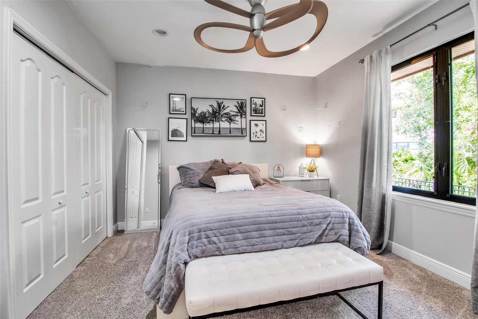 5935 RIVER FOREST CIR