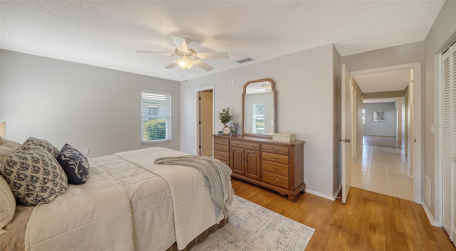 6810 9TH AVE W