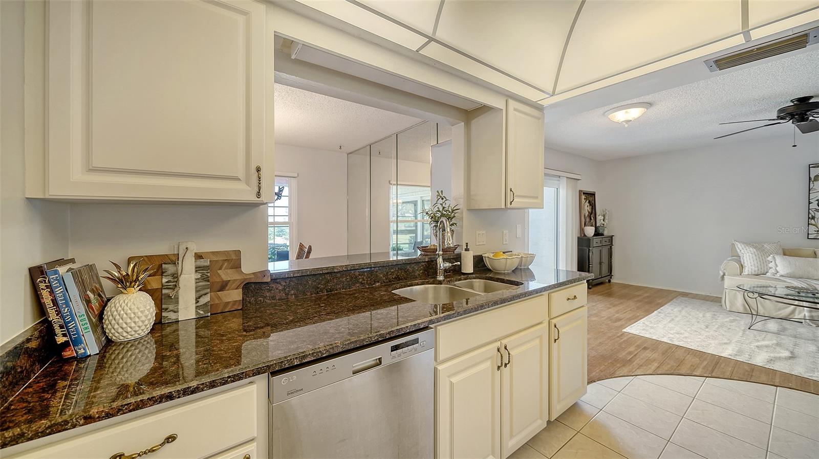 6810 9TH AVE W