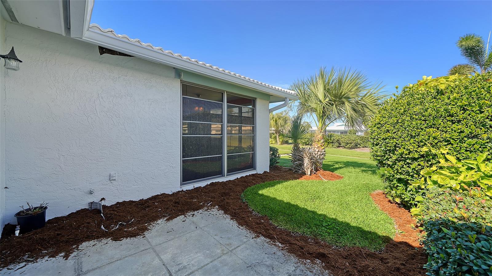 6810 9TH AVE W