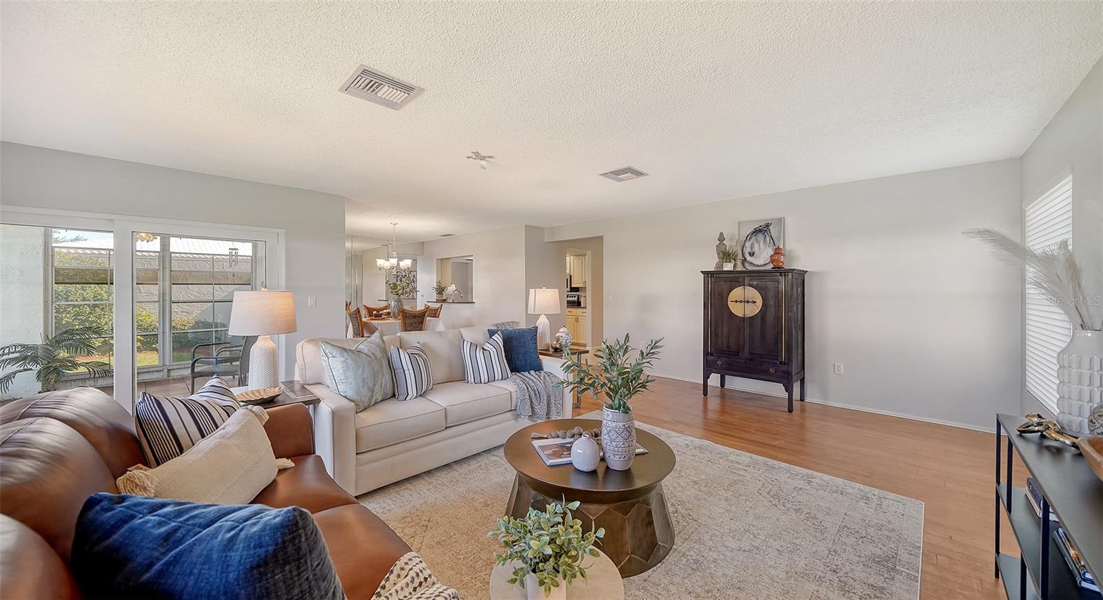 6810 9TH AVE W