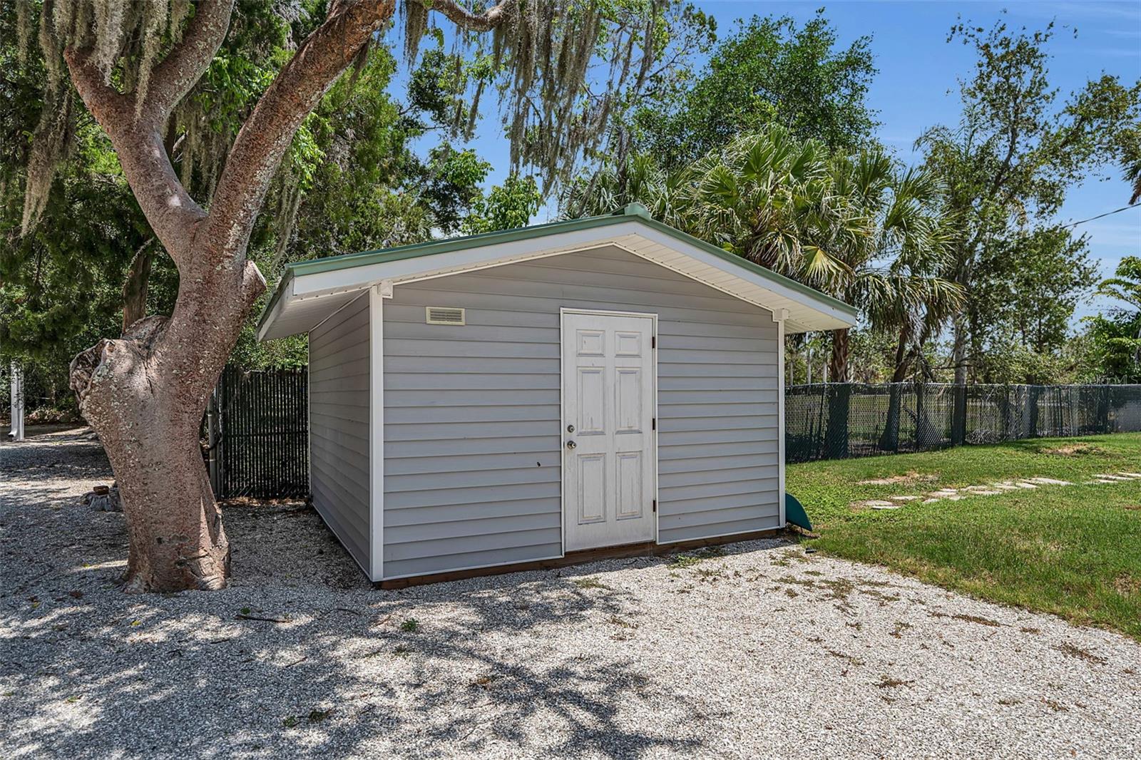1057 BAYSHORE DR