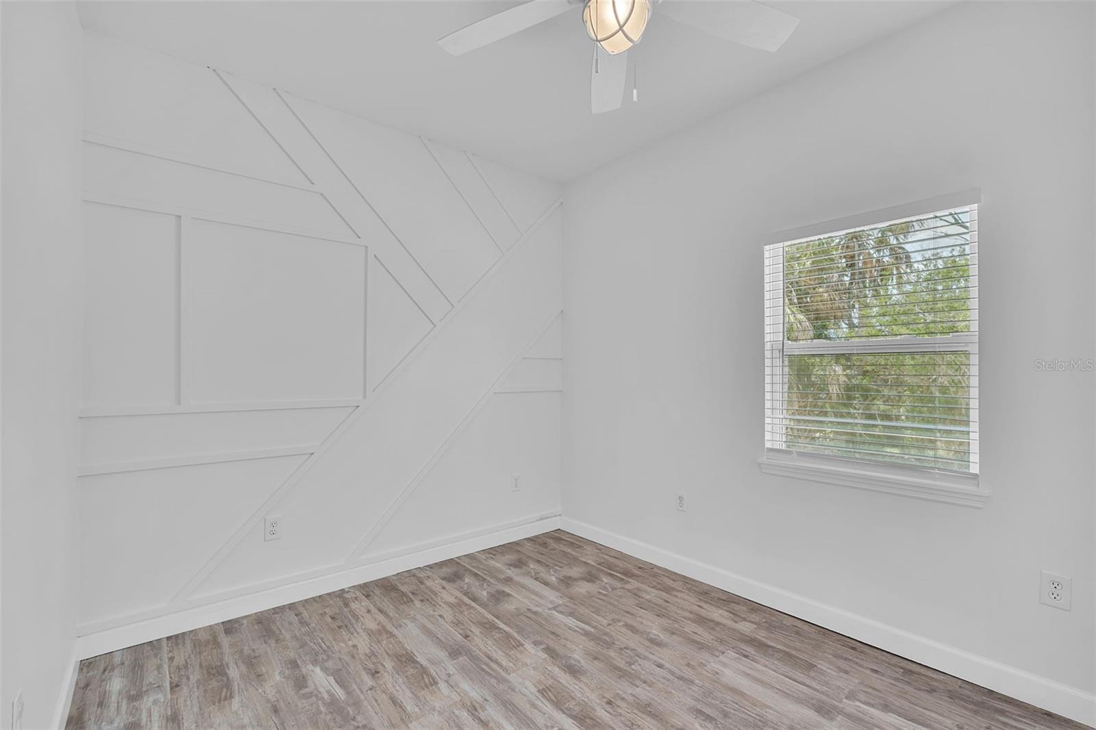 1057 BAYSHORE DR