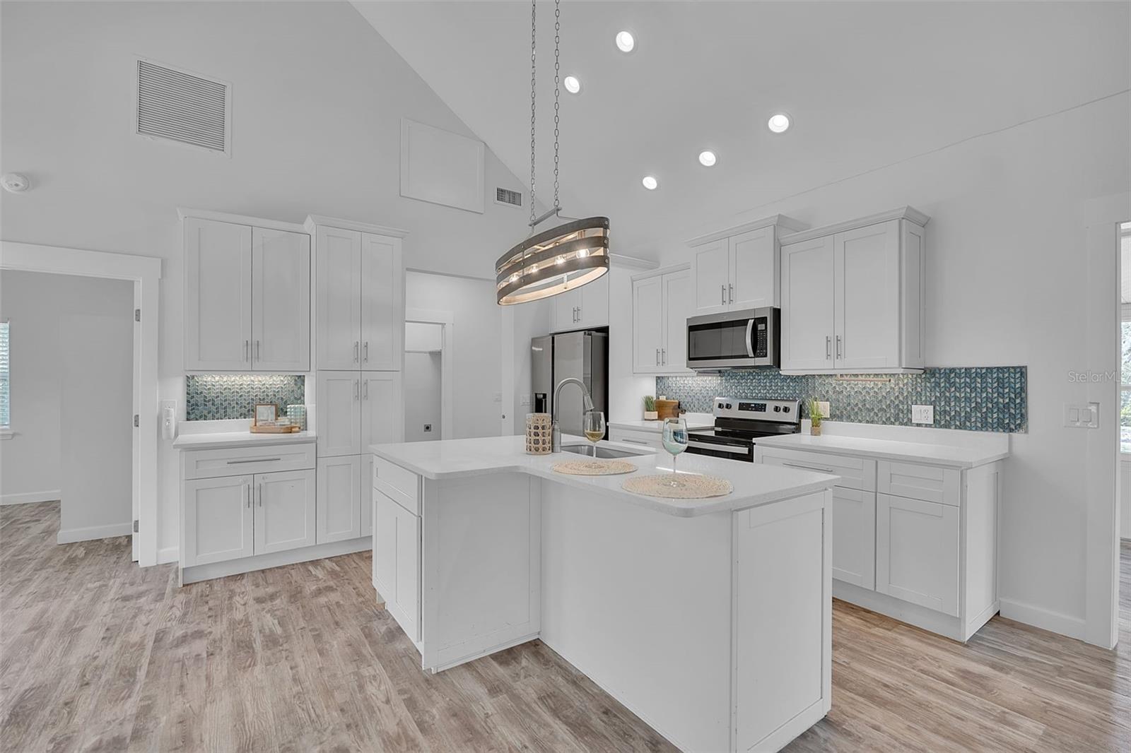 1057 BAYSHORE DR