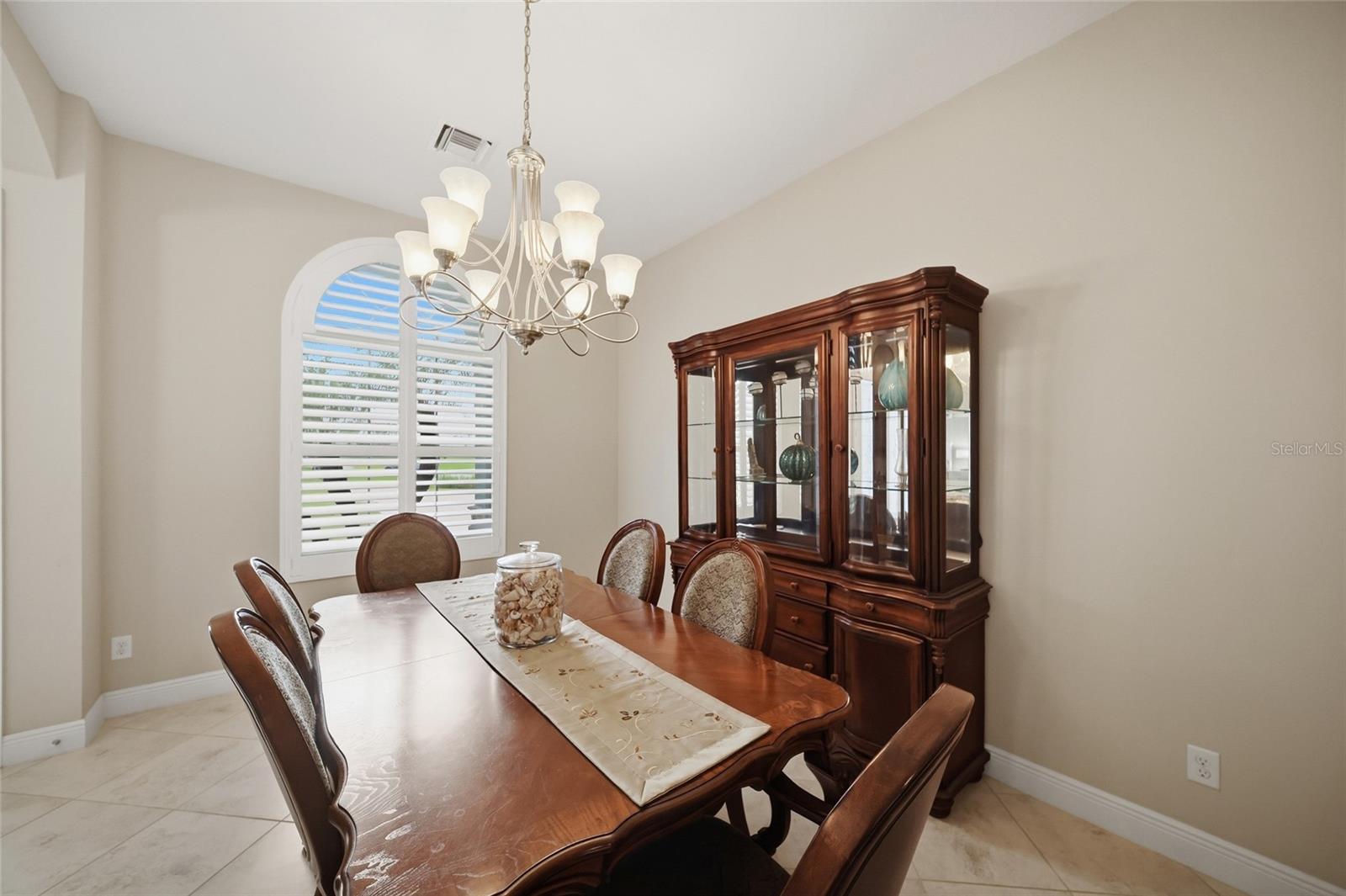 5306 SADDLEWOOD TER