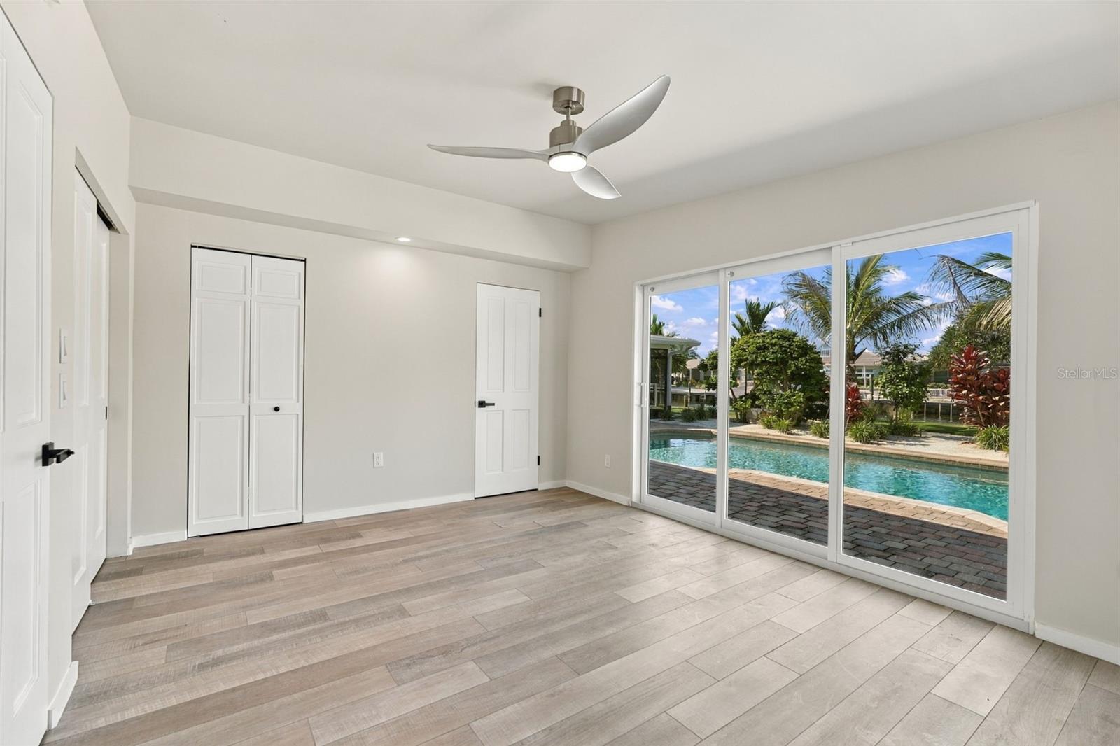 528 KEY ROYALE DR