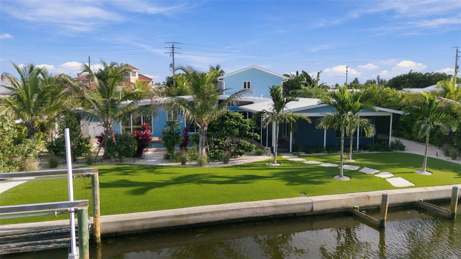 528 KEY ROYALE DR