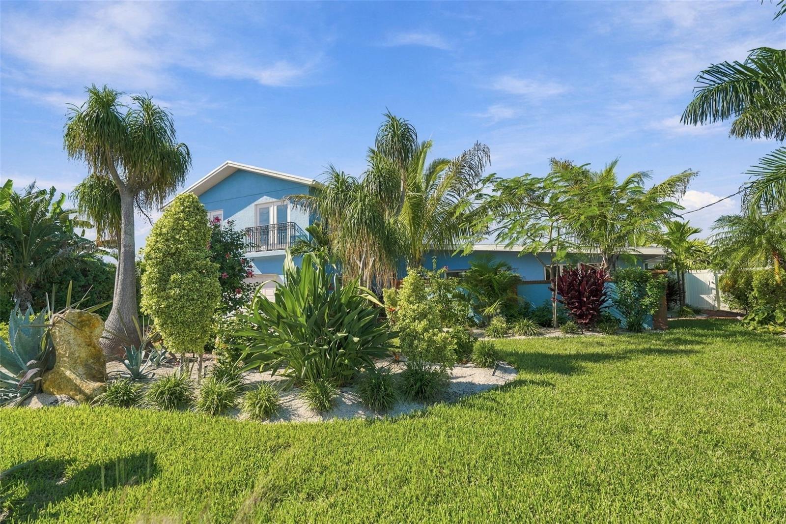 528 KEY ROYALE DR