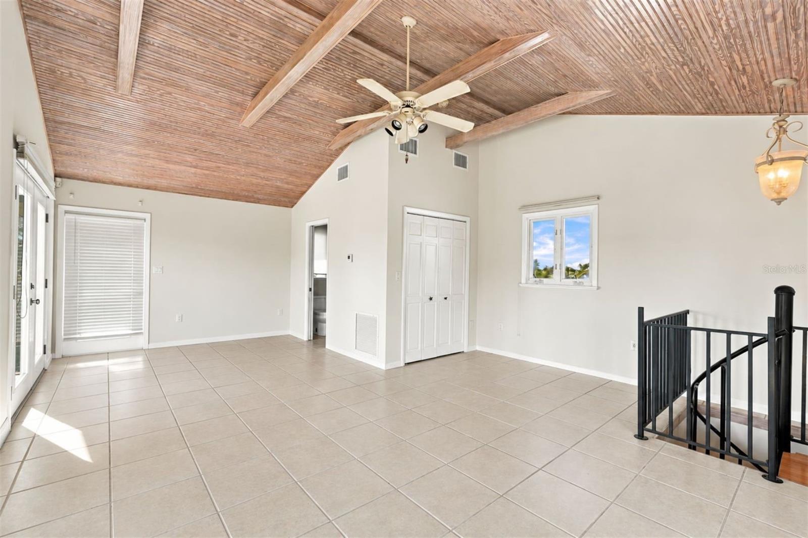 528 KEY ROYALE DR