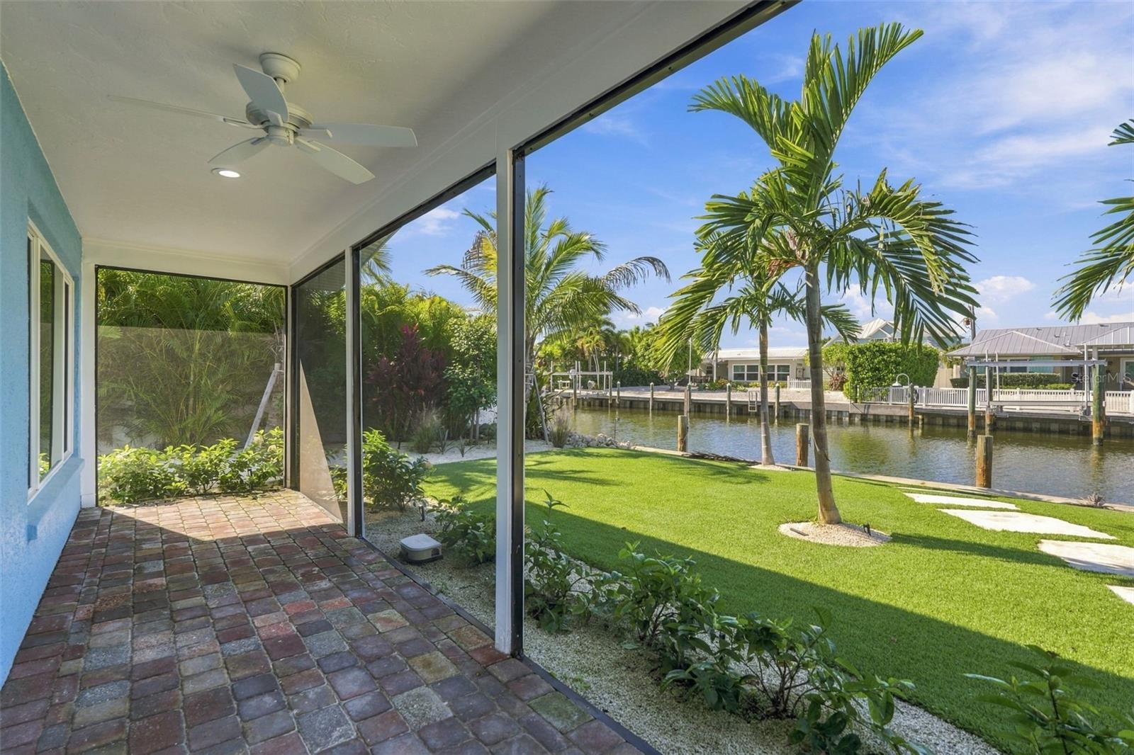 528 KEY ROYALE DR