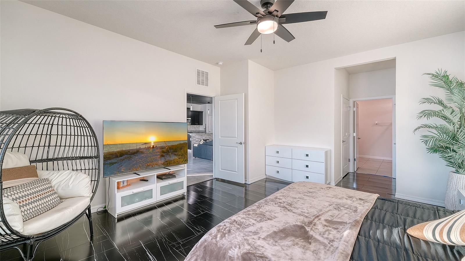 3929 MOSSY LIMB CT